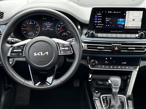 Used 2023 Kia Seltos S w/ Navigation Package FWD image 14