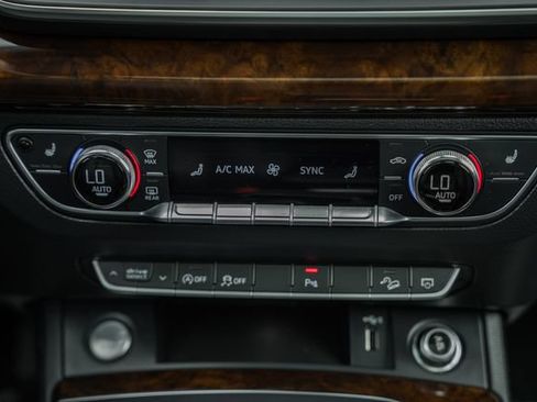Used 2018 Audi Q5 2.0T Premium Plus w/ Premium Plus Package AWD/4WD image 24