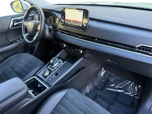 Used 2024 Mitsubishi Outlander SE image 24