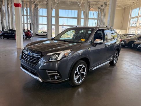 Used 2023 Subaru Forester Touring w/ Popular Package #3 AWD/4WD image 7