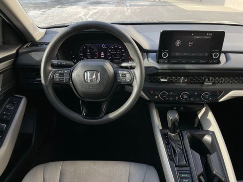Certified 2025 Honda Accord SE image 11