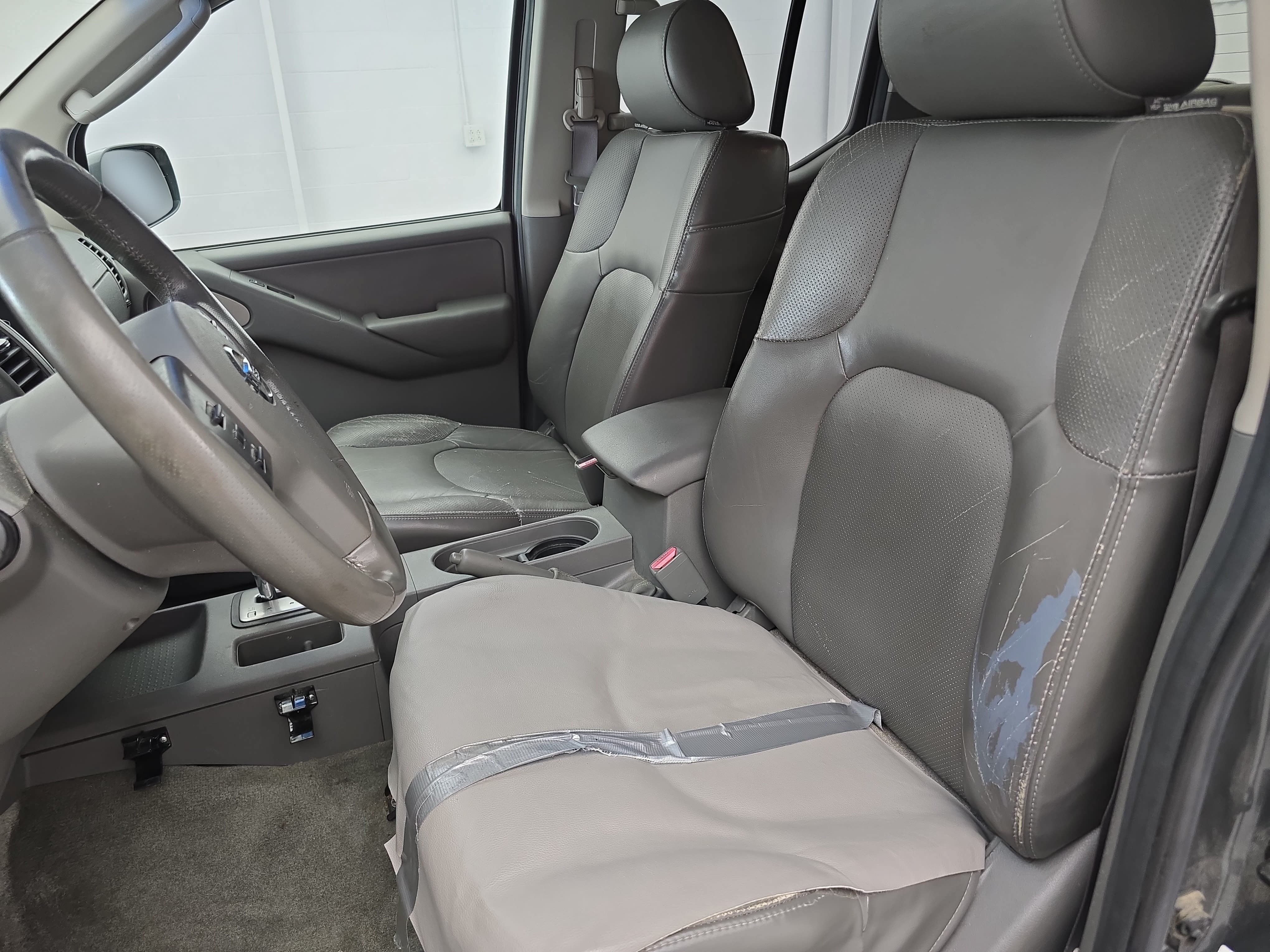 Used 2005 Nissan Frontier LE w/ (X01) Leather Pkg RWD image 14