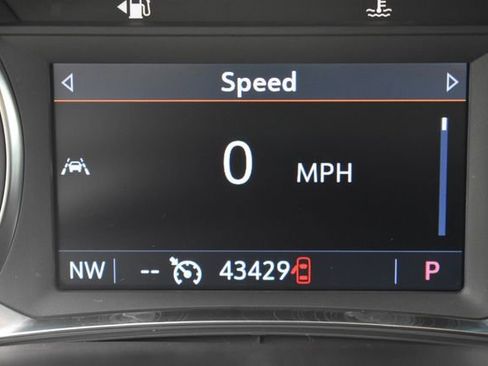 Certified 2023 Chevrolet Traverse LT FWD image 29