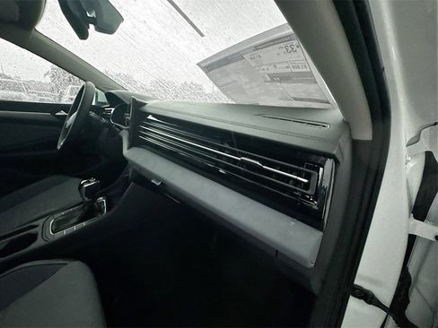 Used 2025 Volkswagen Jetta SE FWD image 31