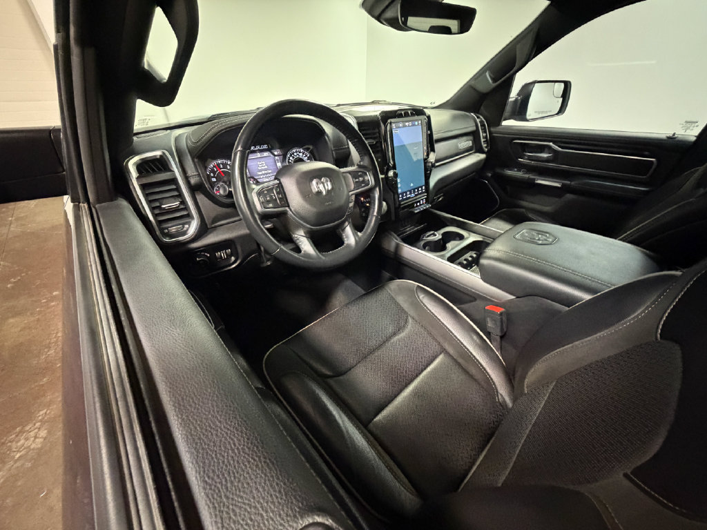 Used 2023 RAM 1500 Laramie AWD/4WD image 2
