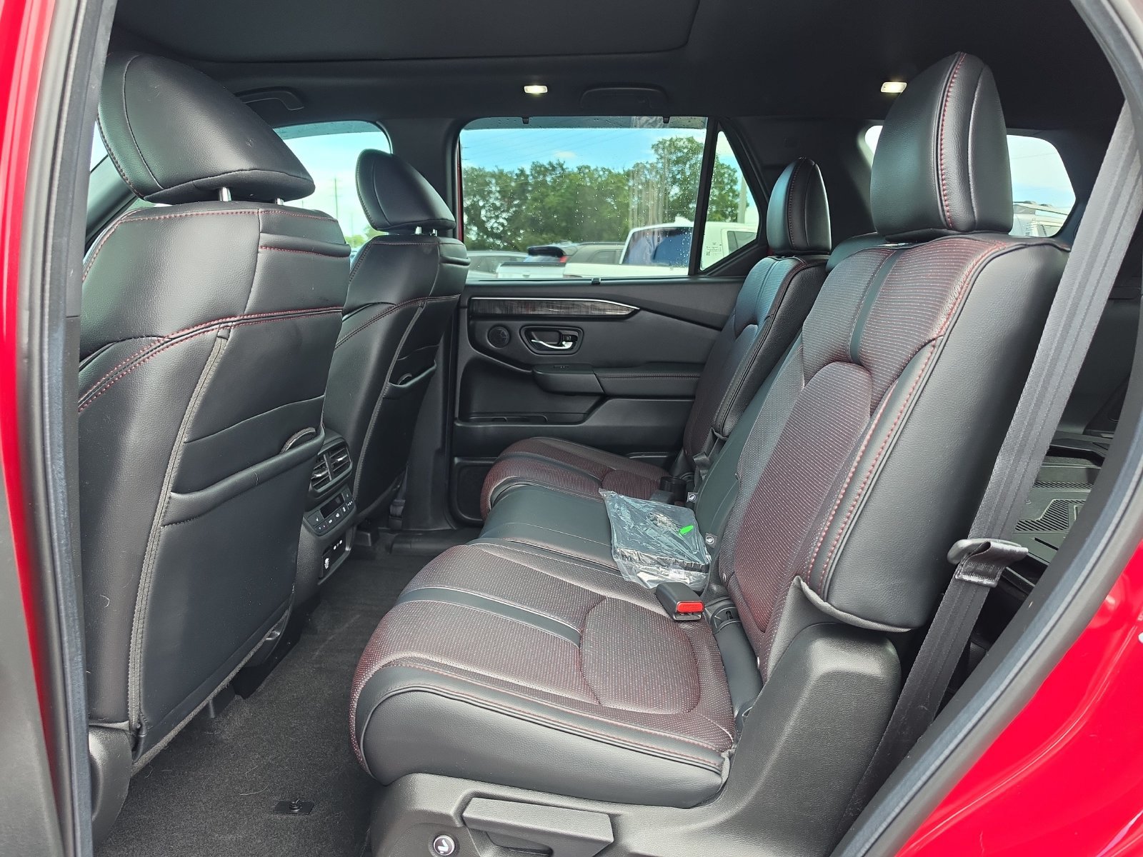Certified 2025 Honda Pilot Black Edition image 13