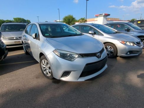 Used 2014 Toyota Corolla LE FWD image 3