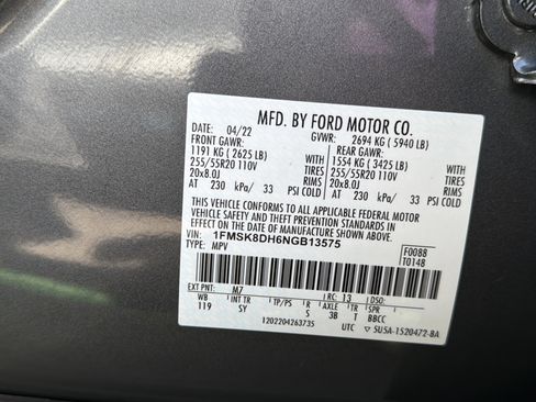 Used 2022 Ford Explorer XLT w/ Equipment Group 202A AWD/4WD image 29