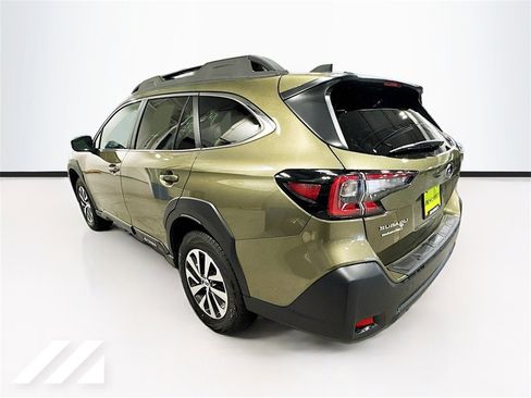 Certified 2025 Subaru Outback Premium image 7