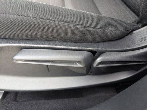 Used 2025 Honda HR-V LX image 14