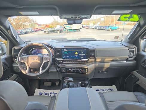 Used 2025 Chevrolet Silverado 1500 ZR2 image 16