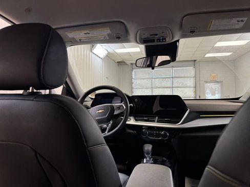 New 2026 Chevrolet Trax LT w/ Driver Confidence Package FWD image 21