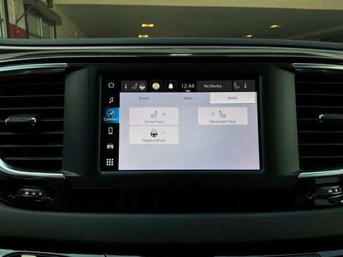 Used 2024 Chrysler Voyager LX FWD image 35