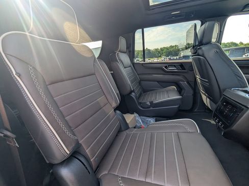 Used 2026 GMC Yukon XL Denali Ultimate AWD/4WD image 19