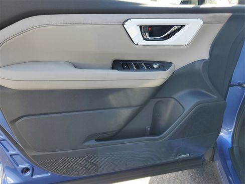 New 2025 Subaru Forester Limited image 18