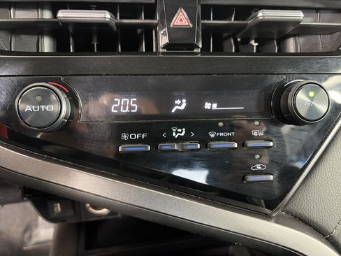 Used 2024 Toyota Camry SE FWD image 20