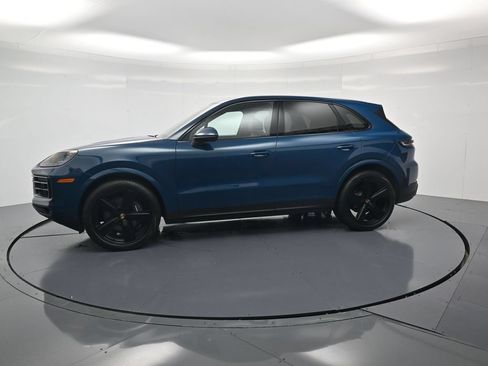 Certified 2026 Porsche Cayenne AWD/4WD image 2
