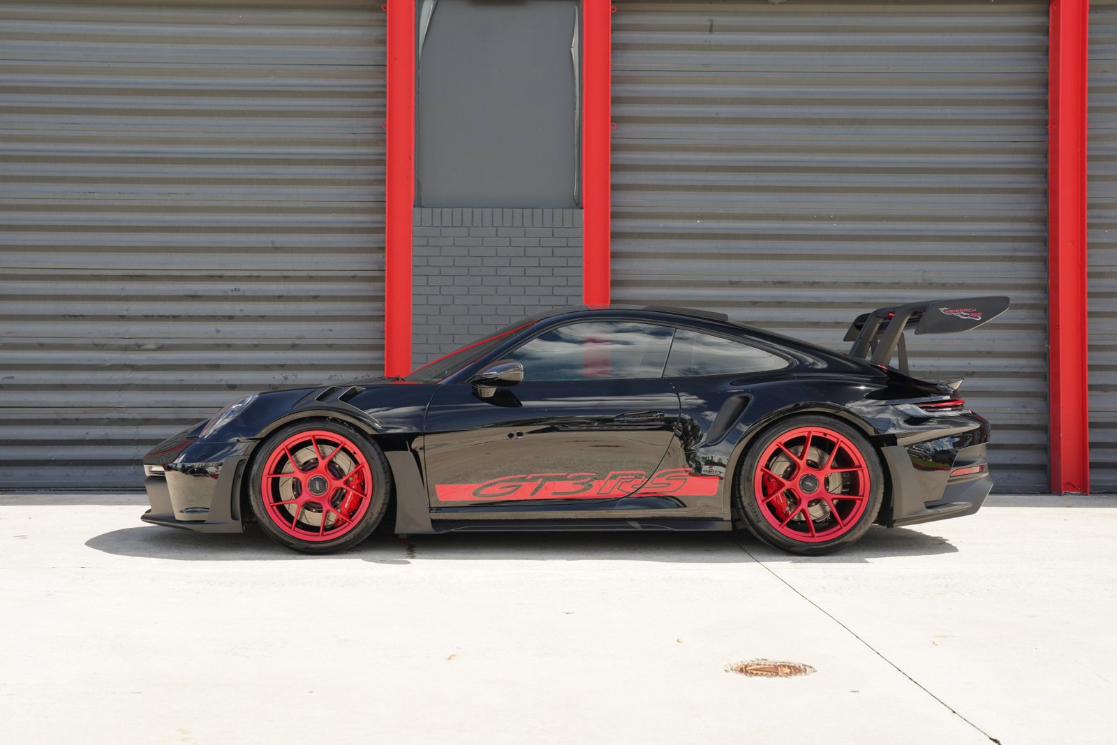 Used 2025 Porsche 911 GT3 RS w/ Weissach Package RWD image 15