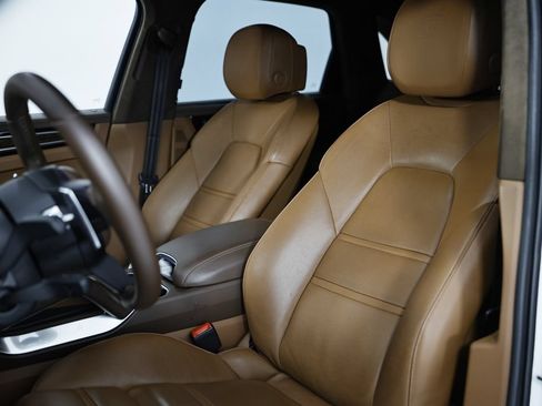 Certified 2023 Porsche Cayenne Turbo S AWD/4WD image 24