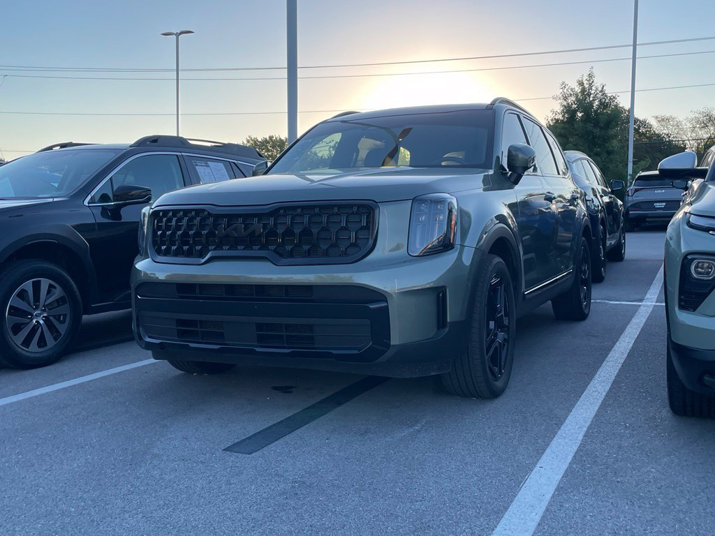 Certified 2025 Kia Telluride EX X-Line AWD/4WD image 3