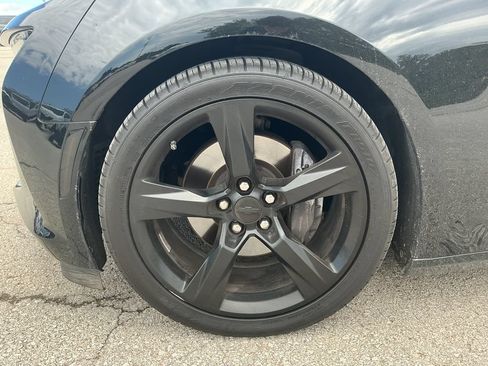 Used 2018 Chevrolet Camaro SS RWD image 5