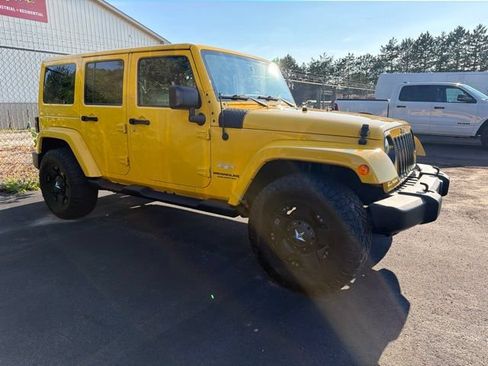 Used 2015 Jeep Wrangler Unlimited Sahara w/ Dual Top Group AWD/4WD image 8