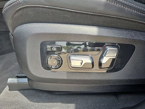 Used 2025 BMW X5 M60i AWD/4WD image 15
