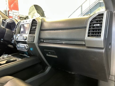 Certified 2021 Ford Expedition XLT image 16