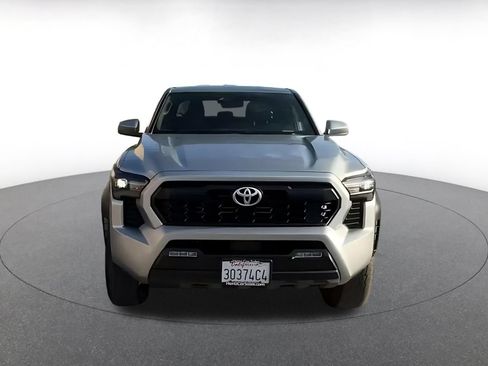 Used 2025 Toyota Tacoma SR AWD/4WD image 4