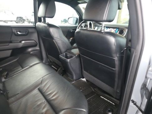 Used 2019 Toyota Tacoma Limited image 14