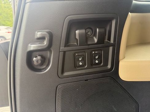 Used 2016 Toyota Sequoia Limited w/ Safety & Convenience Package AWD/4WD image 11