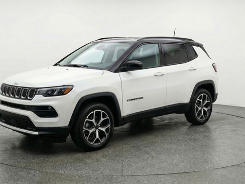 Used 2025 Jeep Compass Limited image 3
