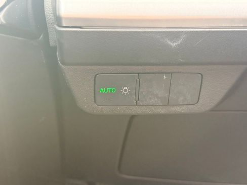 Used 2024 Audi Q4 e-tron Premium Plus image 39