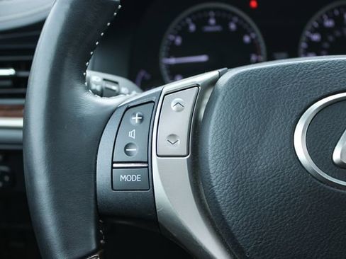 Used 2014 Lexus ES 350 w/ Ultra Luxury Package image 25