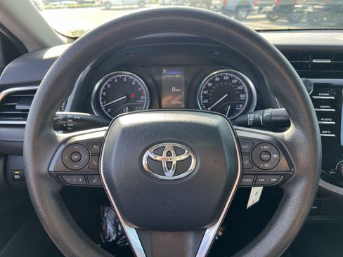 Used 2018 Toyota Camry LE FWD image 16
