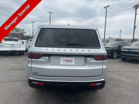 Used 2024 Jeep Wagoneer Series II w/ Flexible Seating Group AWD/4WD image 4