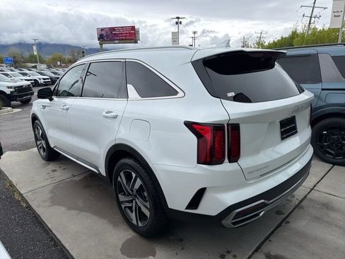 Certified 2023 Kia Sorento EX AWD/4WD image 3