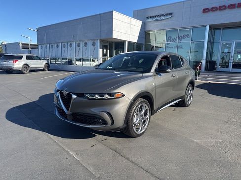 Used 2024 Alfa Romeo Tonale Ti image 3