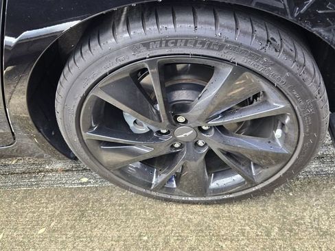 Used 2023 Genesis G70 2.0T image 11