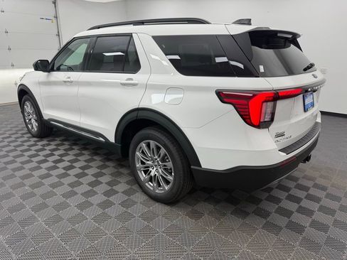 New 2025 Ford Explorer Active w/ Active Comfort Package image 19