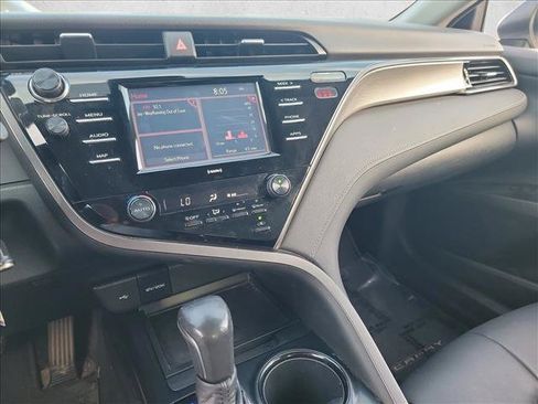 Used 2020 Toyota Camry SE w/ Carpet Mat Package FWD image 16