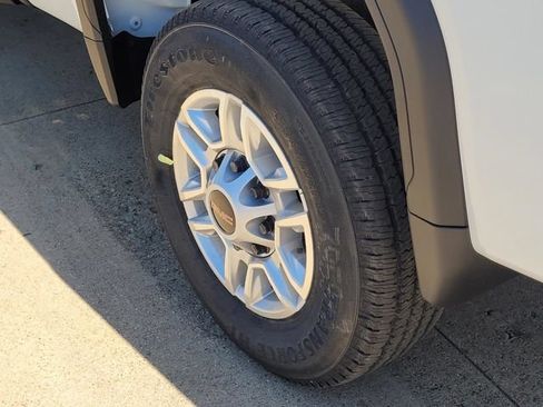 New 2026 GMC Sierra 2500 Pro AWD/4WD image 7