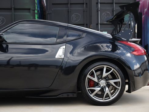 Used 2013 Nissan 370Z Touring w/ Sport Pkg RWD image 30
