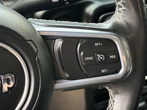 Used 2022 Jeep Wrangler Unlimited Sahara w/ Cold Weather Group AWD/4WD image 29