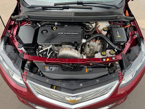 Used 2017 Chevrolet Volt LT FWD image 23