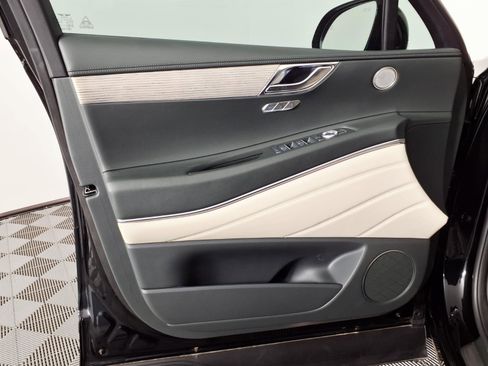 Certified 2025 Genesis GV80 2.5T Select image 16