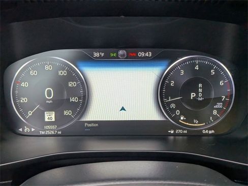 Used 2020 Volvo XC40 T4 Momentum image 17