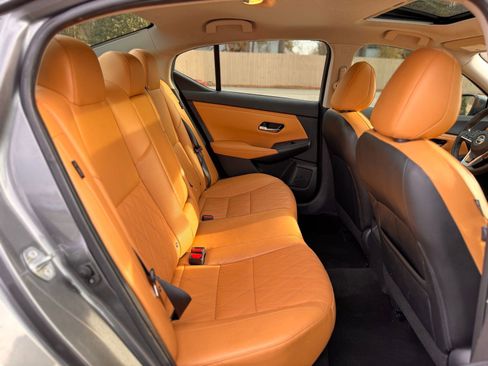 Used 2022 Nissan Sentra SV w/ SV Premium Package image 20