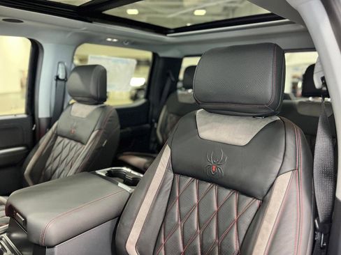 New 2026 Ford F250 Lariat w/ Black Appearance Package image 25