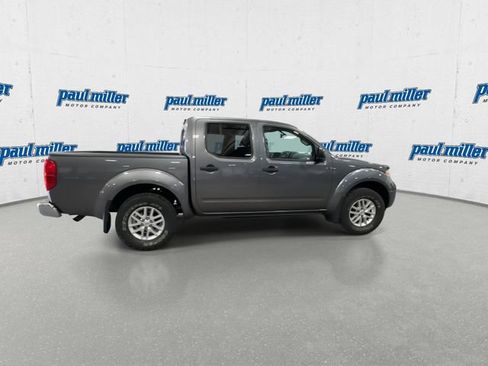 Used 2016 Nissan Frontier SV w/ SV Value Truck Package AWD/4WD image 12